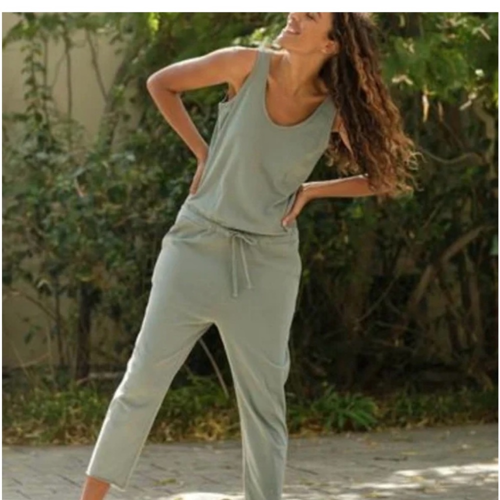 Frank and Eileen Romper/Jumpsuit. Size Medium. Color Rosemary.